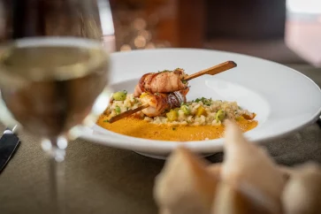 TIGER PRAWNS & BACON…..$14,50